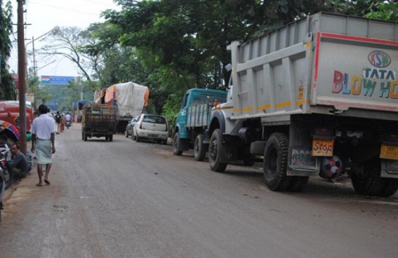 Chaotic Akhaura Check Post fails to impress tourists in Tripura Chaotic Akhaura Check Post fails to impress tourists in Tripura